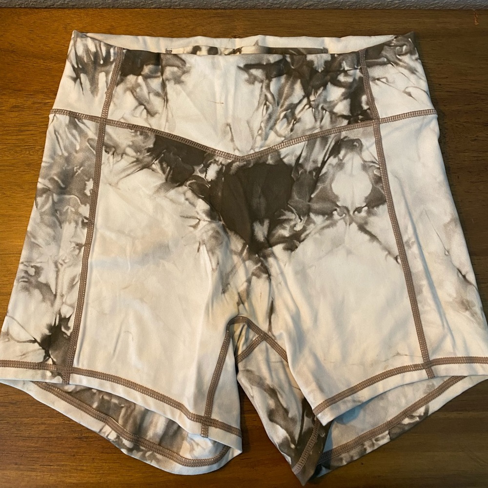 Balance Athletica Ascend shorts size medium